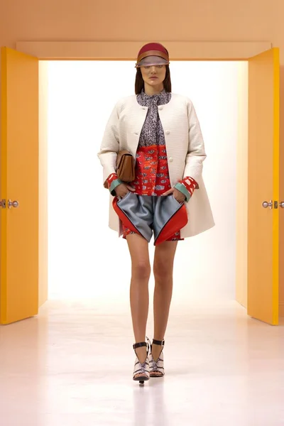 Look 2